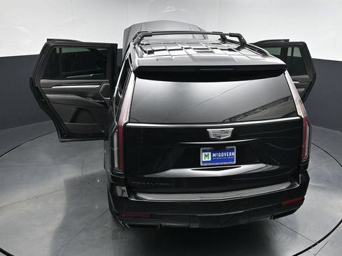 Used 2025 Cadillac Escalade Sport w/ LPO, ONYX Package AWD/4WD image 29