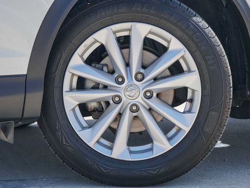 Used 2018 Nissan Rogue Sport S w/ S Appearance Package FWD image 2