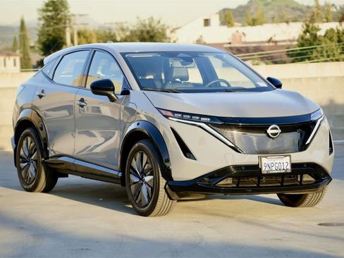 Used 2024 Nissan Ariya AWD image 2