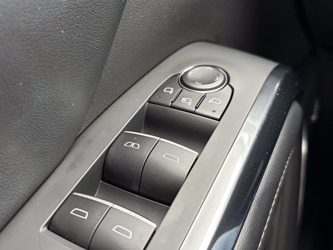 Used 2026 Chevrolet Traverse High Country FWD image 41