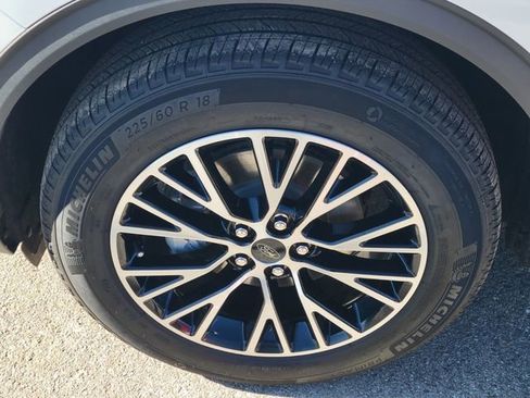 Used 2025 Ford Escape Base image 9