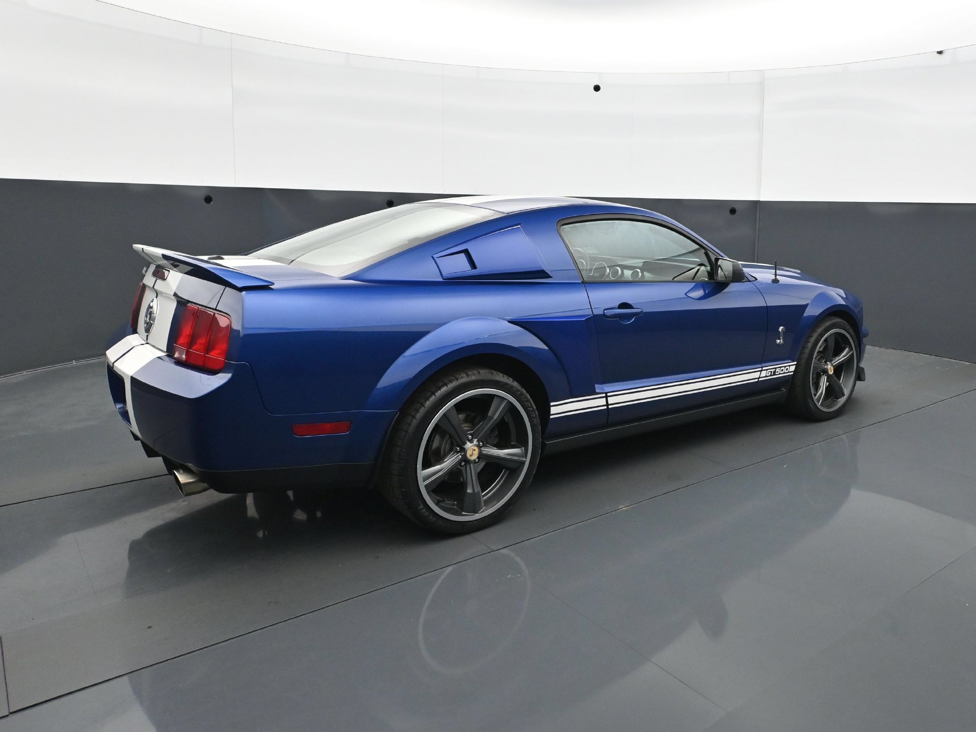 Used 2007 Ford Mustang Shelby GT500 RWD image 7