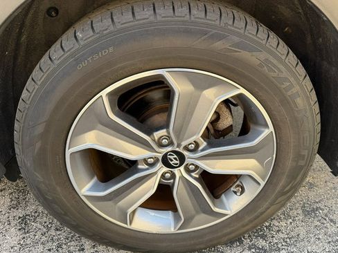 Used 2016 Hyundai Santa Fe SE image 28