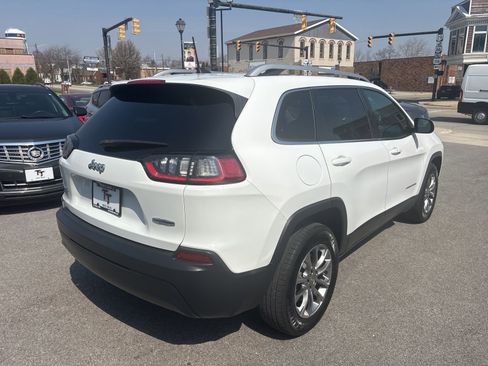 Used 2019 Jeep Cherokee Latitude Plus w/ Comfort/Convenience Group image 5