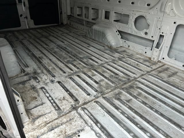Used 2022 Ford E-Transit 148 High Roof Extended RWD image 27
