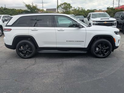 Used 2025 Jeep Grand Cherokee Limited w/ Black Appearance Package