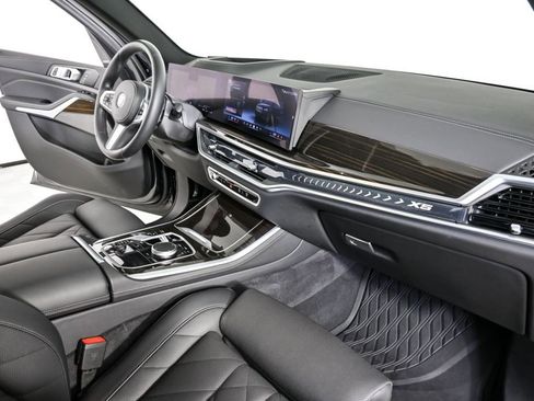 Used 2024 BMW X5 xDrive40i w/ M Sport Package image 25