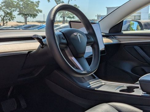 Used 2022 Tesla Model 3 Long Range AWD/4WD image 9