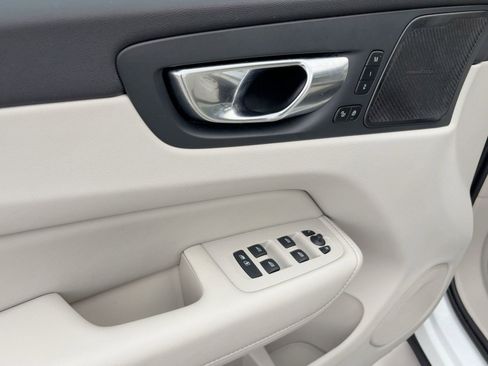 Used 2023 Volvo XC60 B5 Ultimate image 13