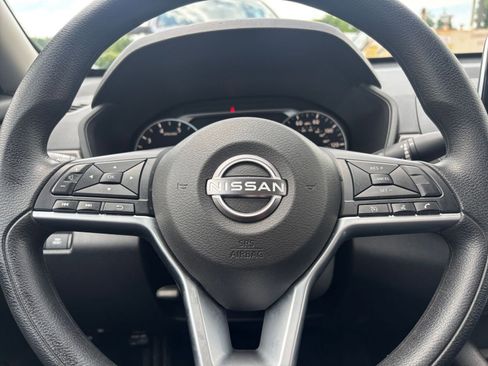 Used 2025 Nissan Altima 2.5 SV FWD image 28