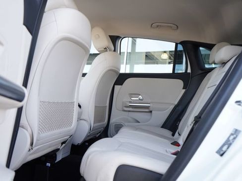 Certified 2022 Mercedes-Benz GLA 250 4MATIC image 28