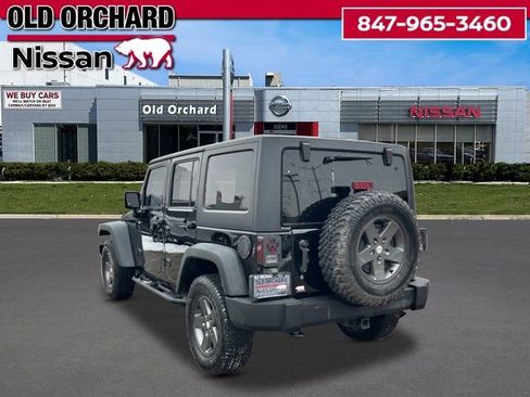 Used 2011 Jeep Wrangler Unlimited Rubicon w/ Call of Duty Group image 7