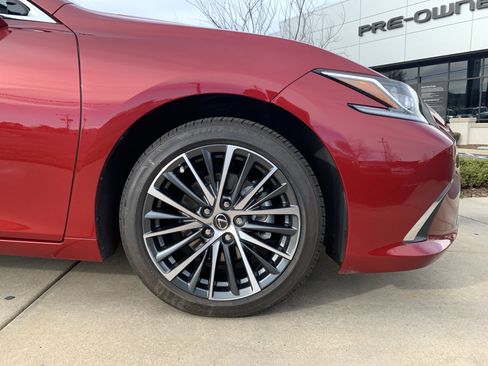 Certified 2025 Lexus ES 350 w/ Premium Package image 13