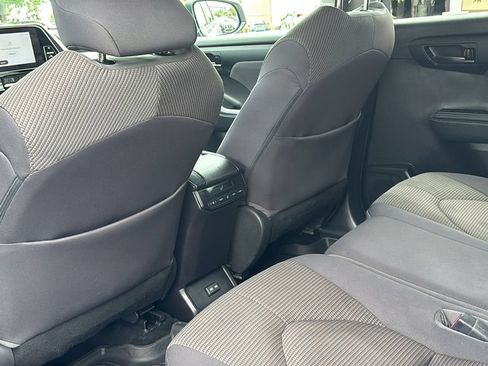 Used 2023 Toyota Highlander L FWD image 30