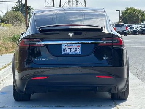 Used 2017 Tesla Model X 75D AWD/4WD image 5
