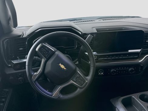 Used 2023 Chevrolet Silverado 1500 LT AWD/4WD image 18