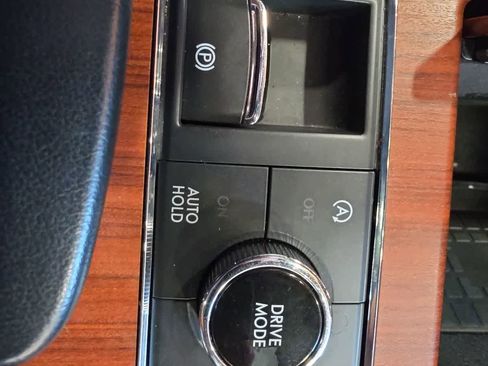 Used 2020 Lincoln Navigator Reserve AWD/4WD image 24
