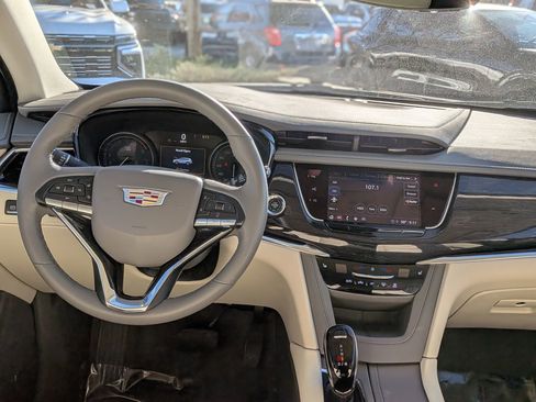 Used 2022 Cadillac XT6 Premium Luxury w/ Technology Package image 16