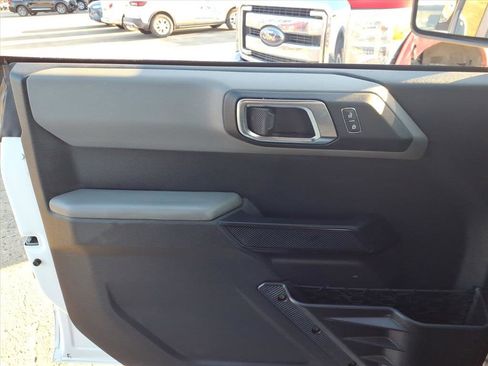 Used 2022 Ford Bronco Big Bend w/ Sasquatch Package image 12