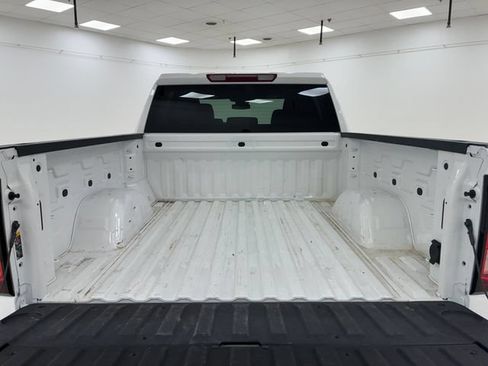 Used 2026 GMC Sierra 1500 SLT AWD/4WD image 17