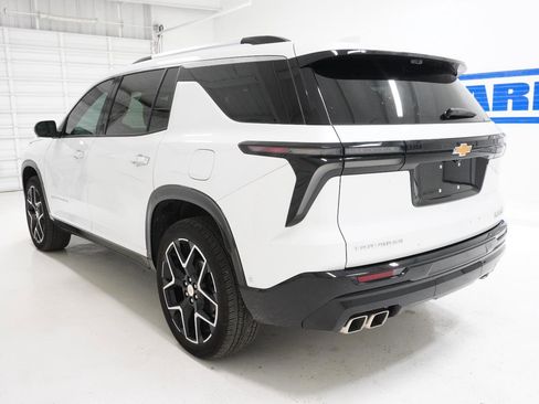 Used 2025 Chevrolet Traverse High Country image 10