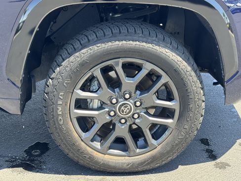 Used 2023 Toyota Tundra Platinum AWD/4WD image 17