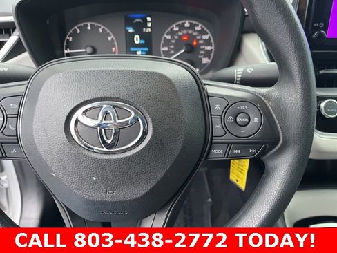 Used 2023 Toyota Corolla LE image 19