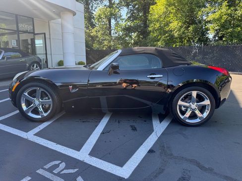 Used 2006 Pontiac Solstice Convertible w/ Premium Package RWD image 5