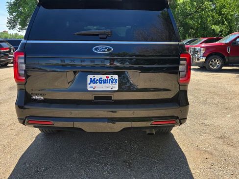 Used 2024 Ford Expedition Limited AWD/4WD image 7