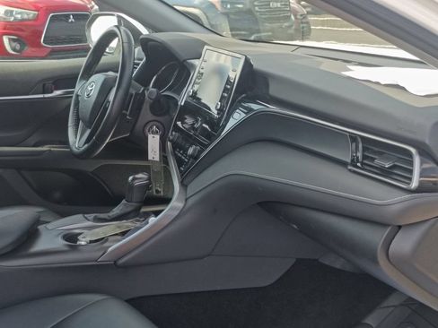 Used 2021 Toyota Camry SE FWD image 15