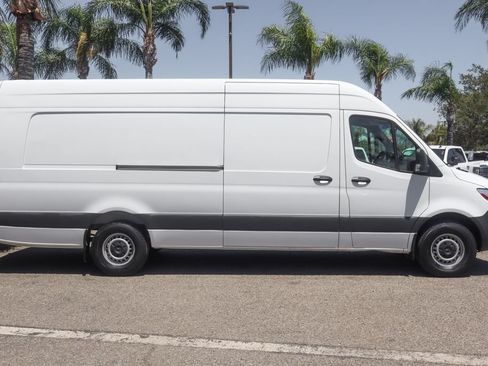 Used 2020 Mercedes-Benz Sprinter 2500 image 10