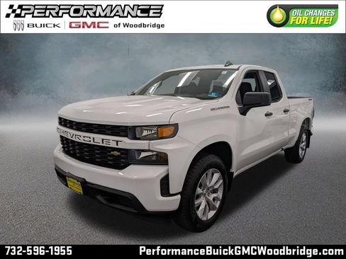 Used 2020 Chevrolet Silverado 1500 Custom w/ Custom Value Package AWD/4WD image 1
