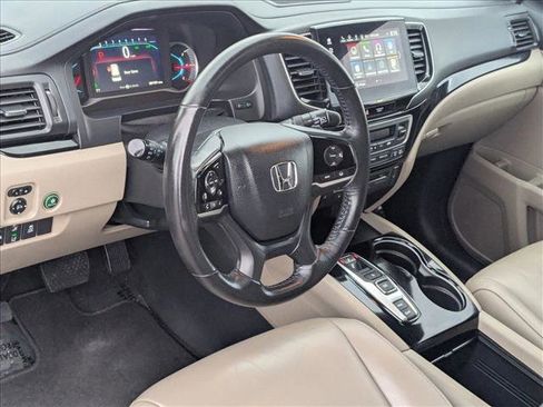 Used 2020 Honda Pilot Touring image 10
