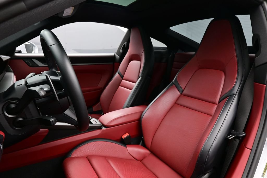Certified 2025 Porsche 911 Carrera RWD image 5