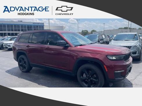 Used 2022 Jeep Grand Cherokee L Limited w/ Black Appearance Package AWD/4WD image 1