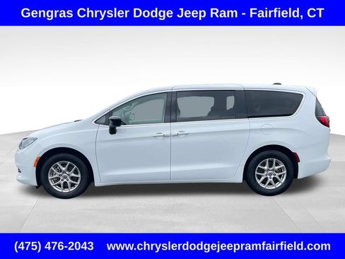 Certified 2024 Chrysler Voyager LX FWD image 4