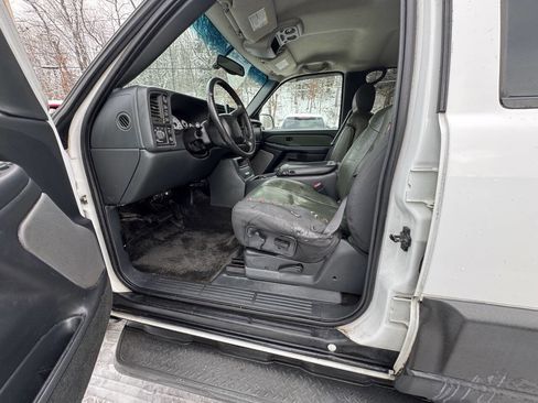 Used 2002 Chevrolet Avalanche 4x4 w/ North Face Edition image 12