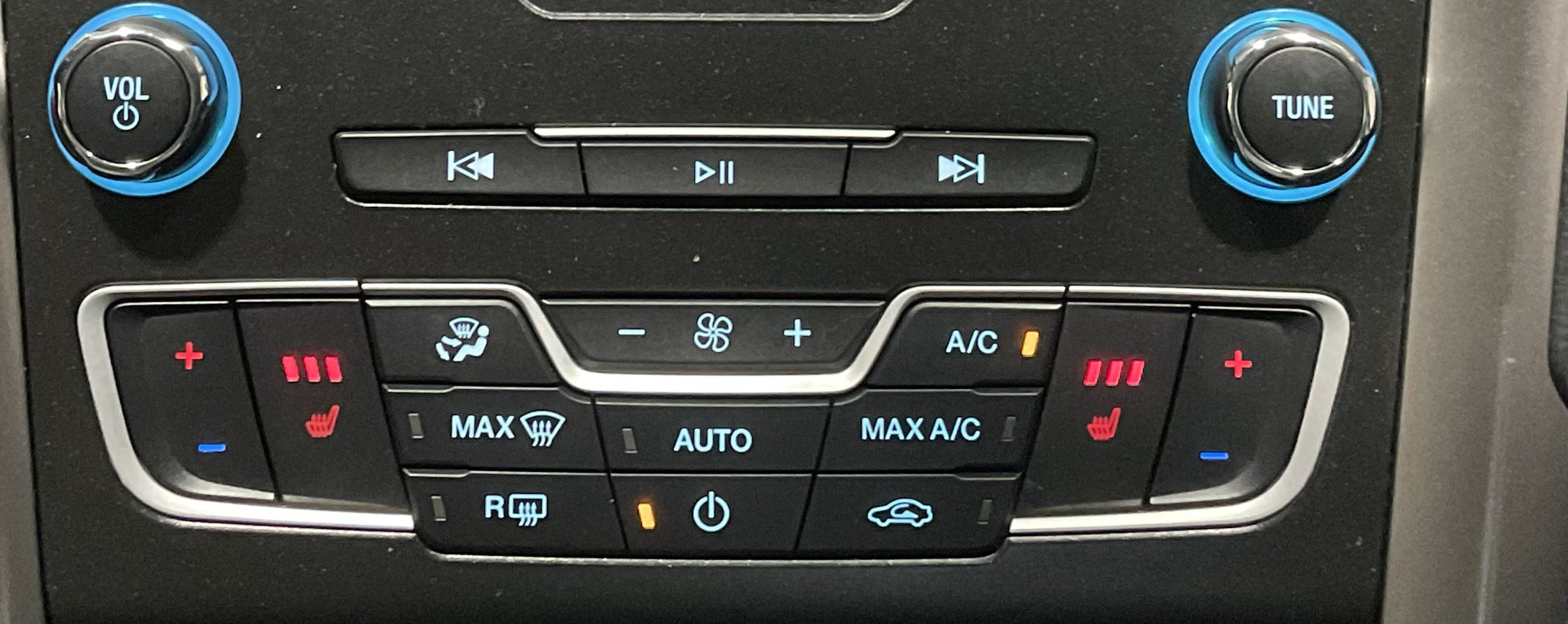 Used 2020 Ford Fusion SE AWD/4WD image 15