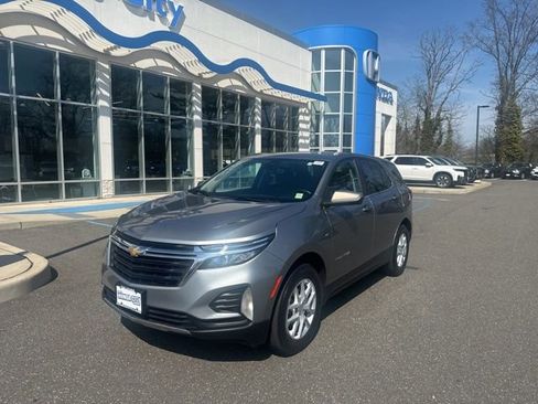 Used 2023 Chevrolet Equinox LT image 4