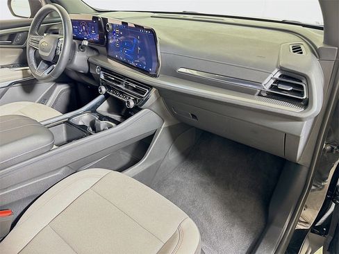 Certified 2025 Chevrolet Traverse LT image 28