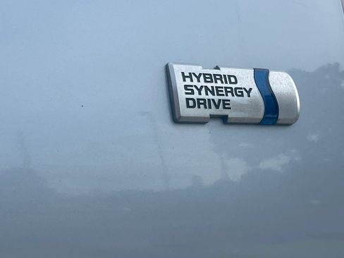 Used 2016 Toyota Prius V Five FWD image 39