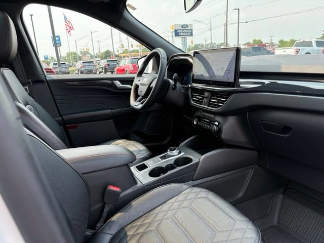 Used 2024 Ford Escape ST-Line Elite w/ Premium Technology Package AWD/4WD image 11