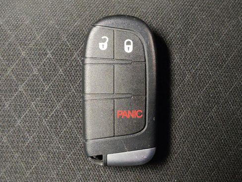 Used 2022 Jeep Grand Cherokee Laredo E RWD image 32