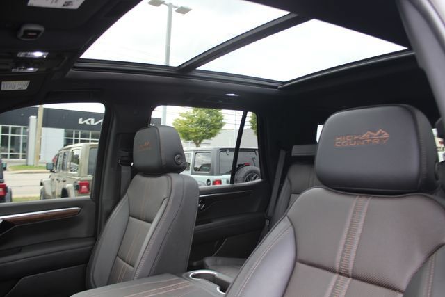 Used 2025 Chevrolet Tahoe High Country w/ Sun And Tow Package AWD/4WD image 23