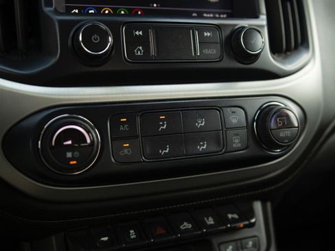 Used 2020 GMC Canyon SLT w/ Driver Alert Package AWD/4WD image 9