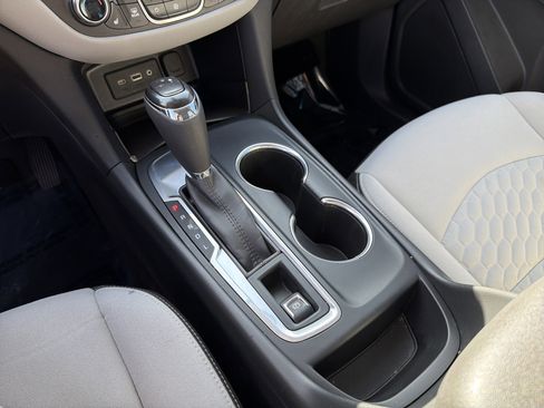 Used 2020 Chevrolet Equinox LT image 30