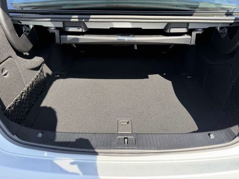Used 2014 Mercedes-Benz E 350 4MATIC Sedan image 14