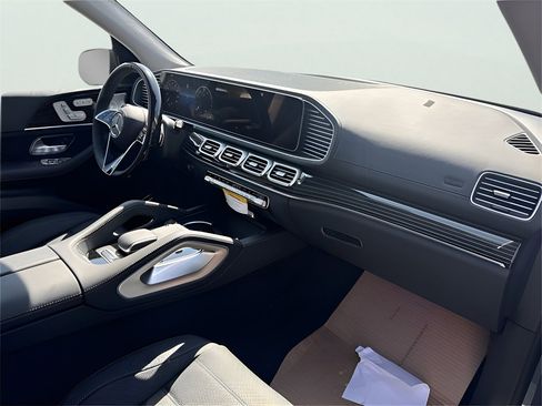 New 2026 Mercedes-Benz GLS 450 4MATIC image 26