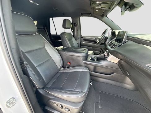 Used 2024 GMC Yukon SLT RWD image 31