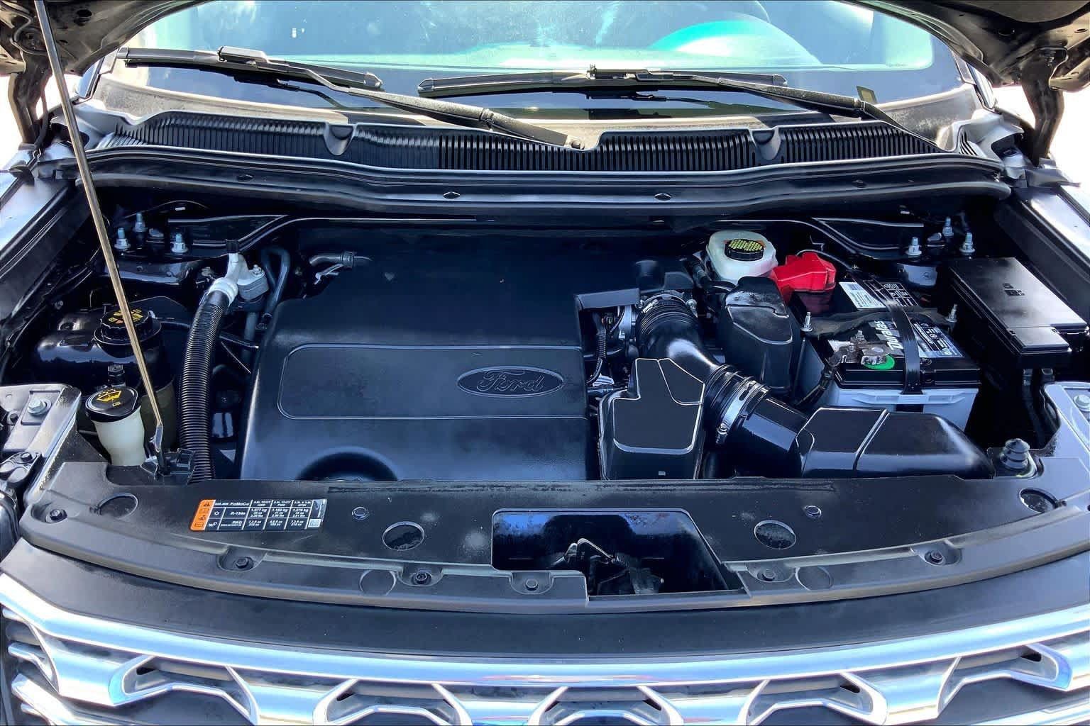 Used 2016 Ford Explorer XLT w/ Equipment Group 202A FWD image 31